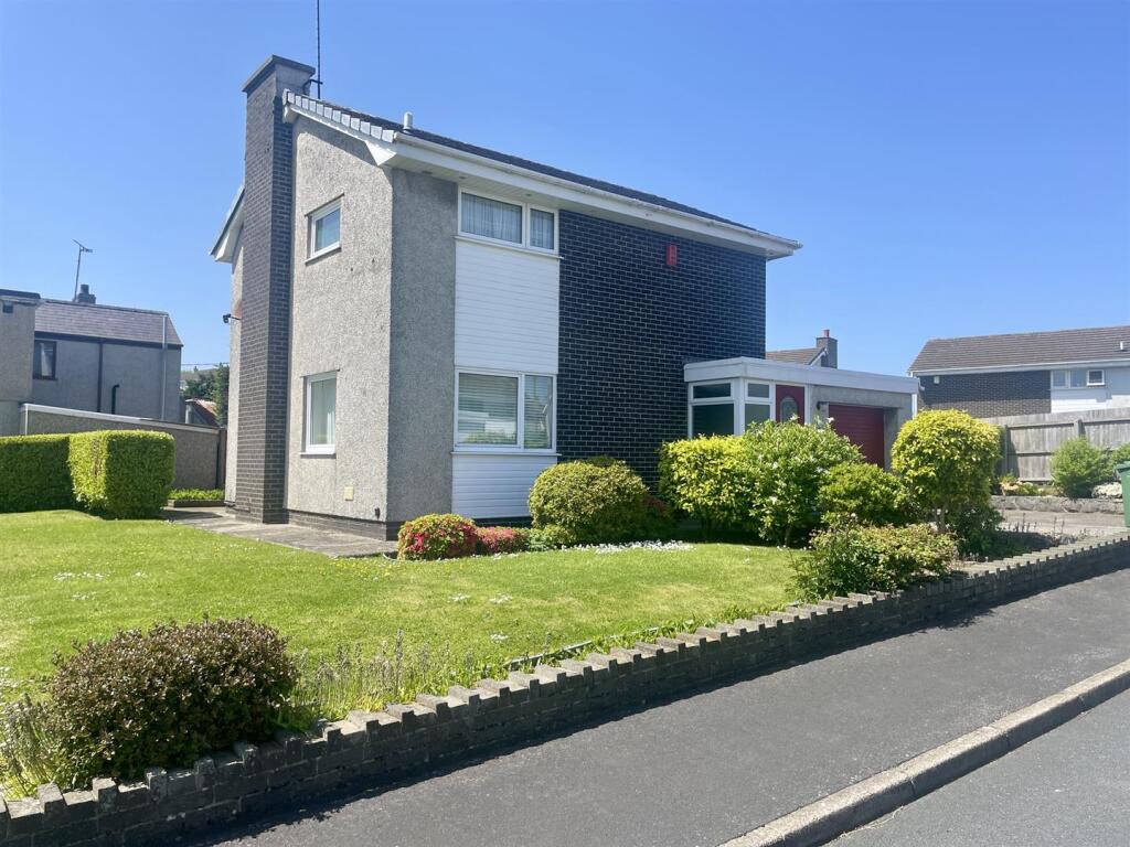Main image of property: Llain Wen, Benllech
