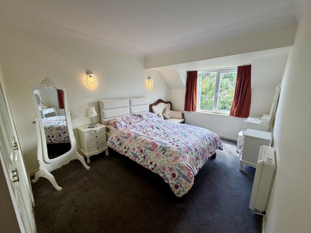 Apartment in Worthing, West Sussex - View 4