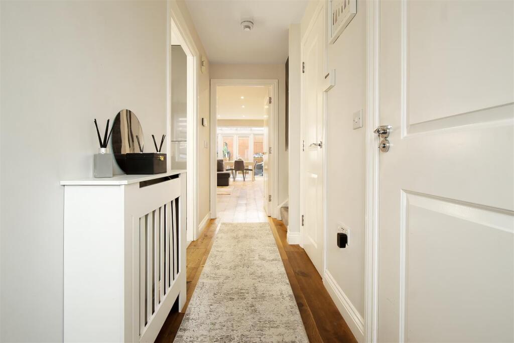 Olvega Drive, Buntingford photo 3