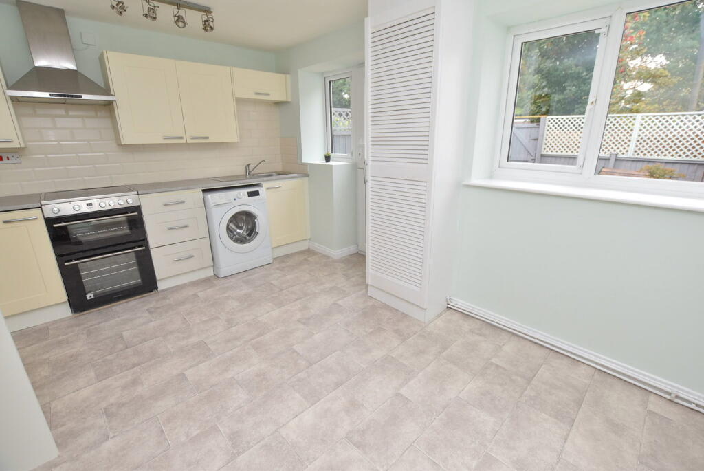 58 Stanley Lane, Eastham photo 2