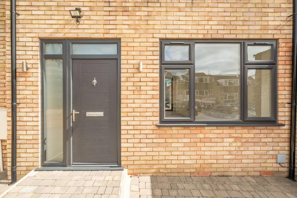 Main image of property: Garland Close, Hemel Hempstead, HP2