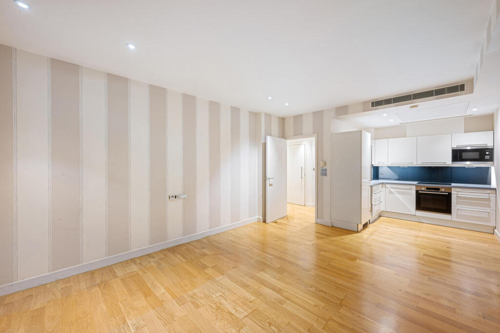 Apartment in London, City of Westminster - View 4
