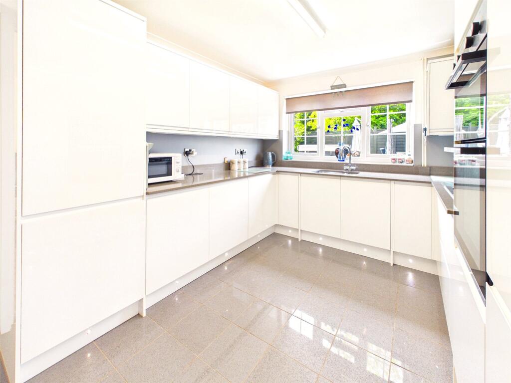 Wentwood View, Caldicot, Monmouthshire, NP26 photo 3
