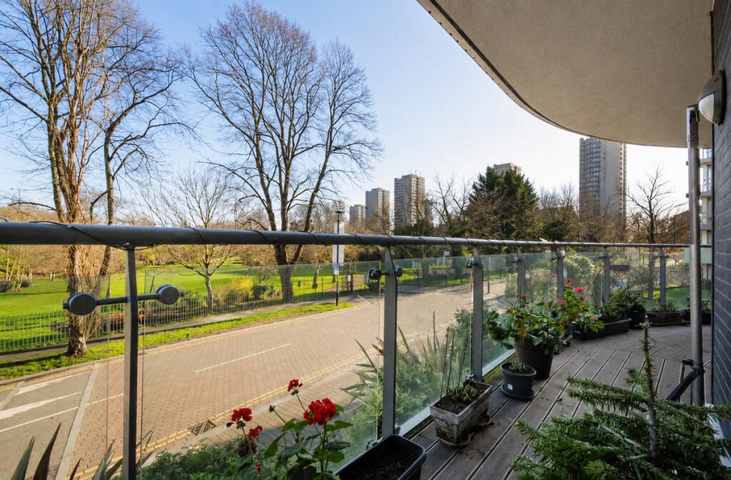 Apartment in Twickenham - View 5