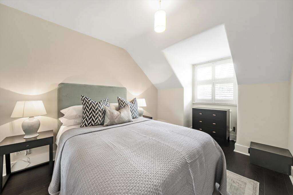 Apartment in Twickenham - More