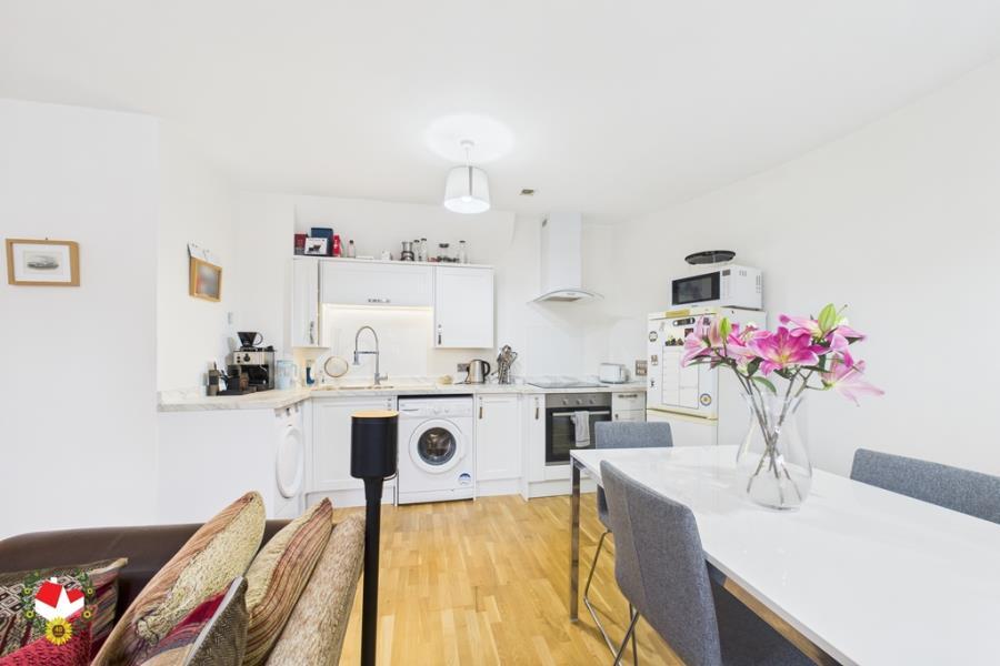 Apartment in Gloucester - More