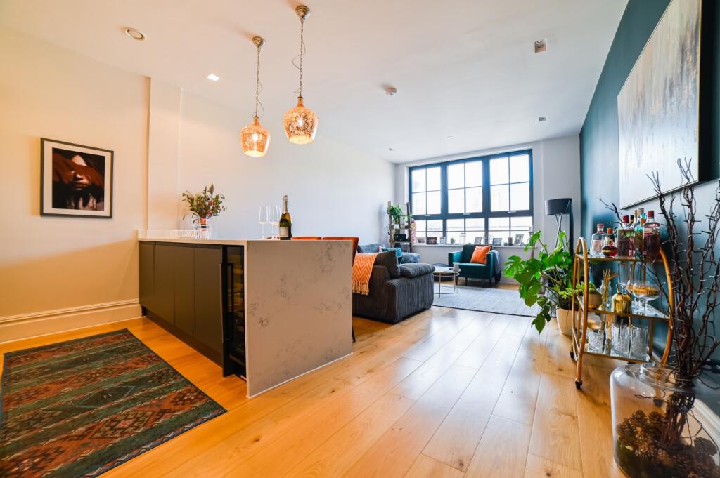 Apartment in Cardiff - View 2