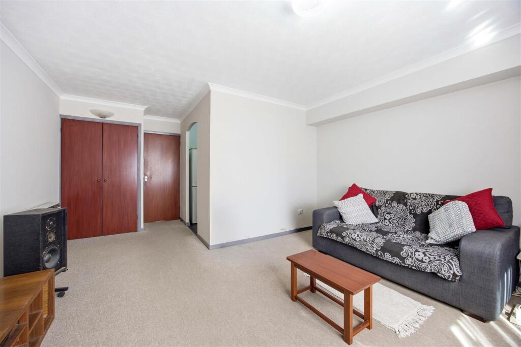 House in Southall - View 3