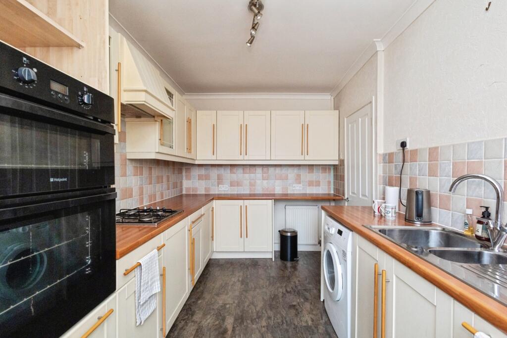 House in Tameside, Greater Manchester - More