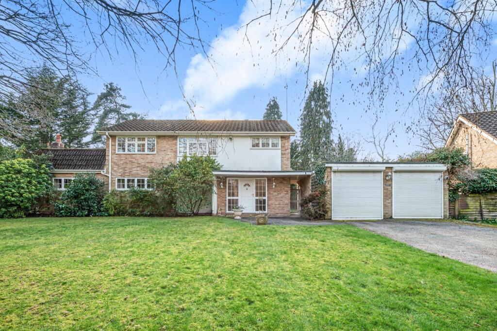 Main image of property: Sandaul, Old Avenue, West Byfleet