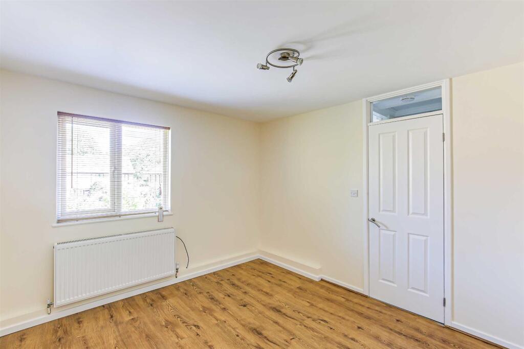 House in Tandridge, Holland, Oxted - More