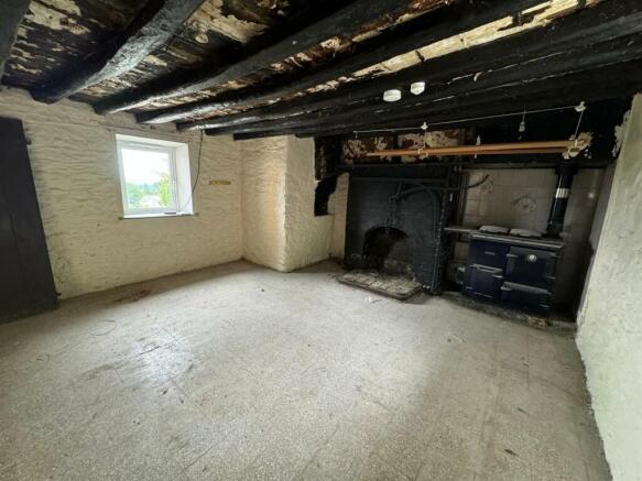 SECONDARY LOUNGE