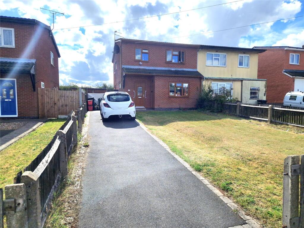 3-bed semi-detached on Hensons Lane, Thringstone, Coalville, Leicestershire, LE67, £180,000