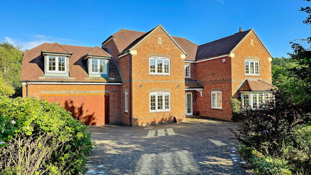 5-bed detached on Capability Way, Greenham, Newbury RG19 8FA, £925,000