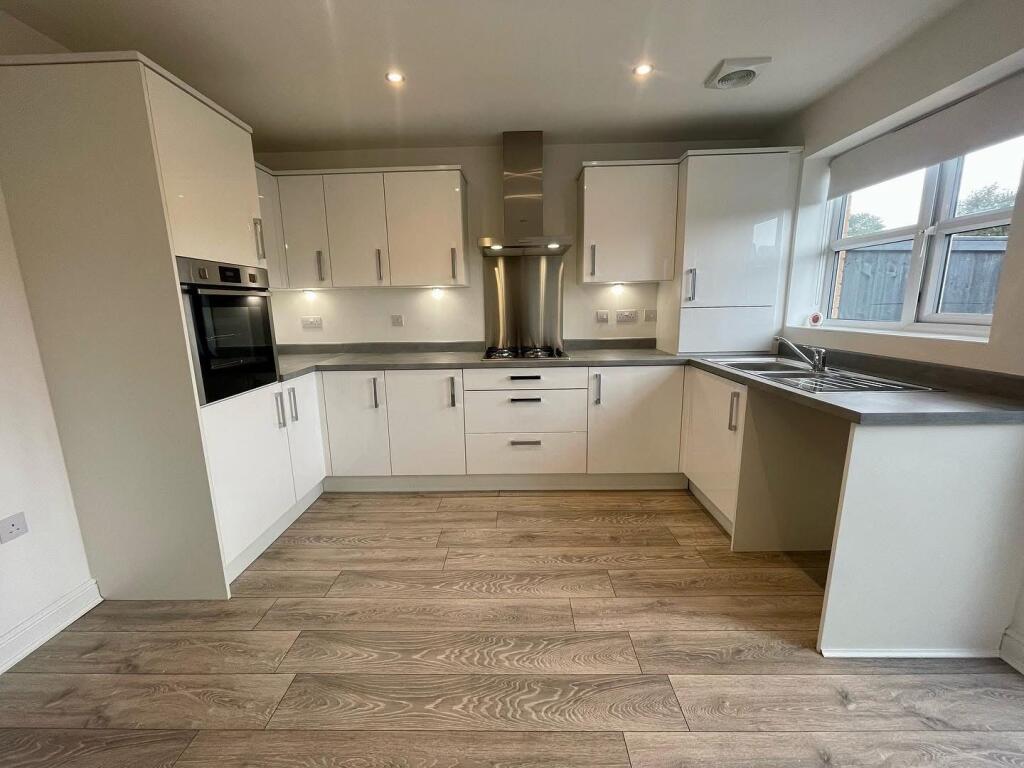 House in South Derbyshire, Derbyshire - View 2