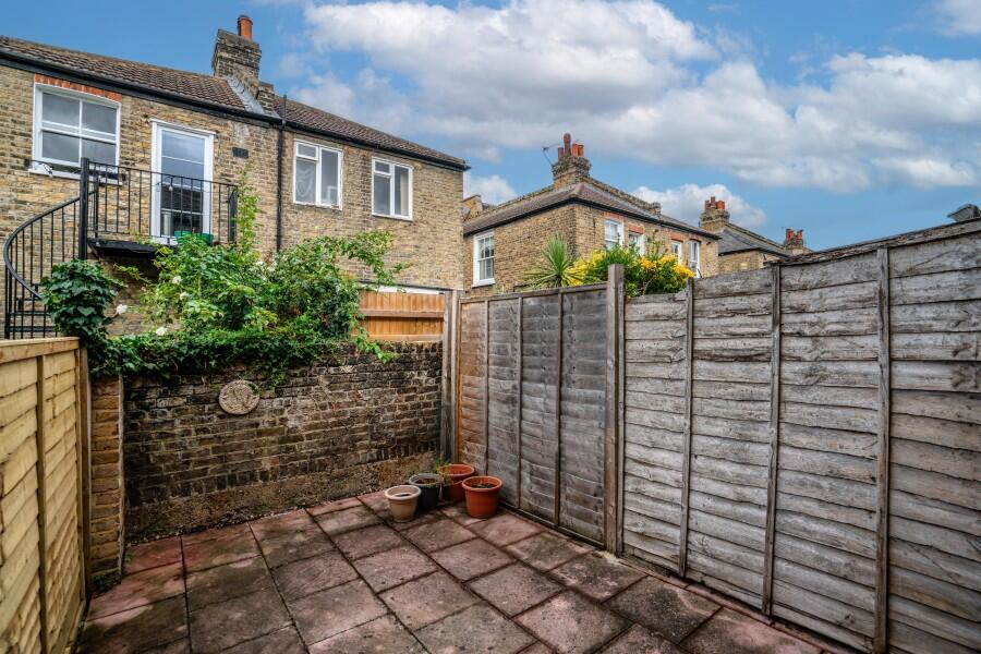 Apartment in London - View 5