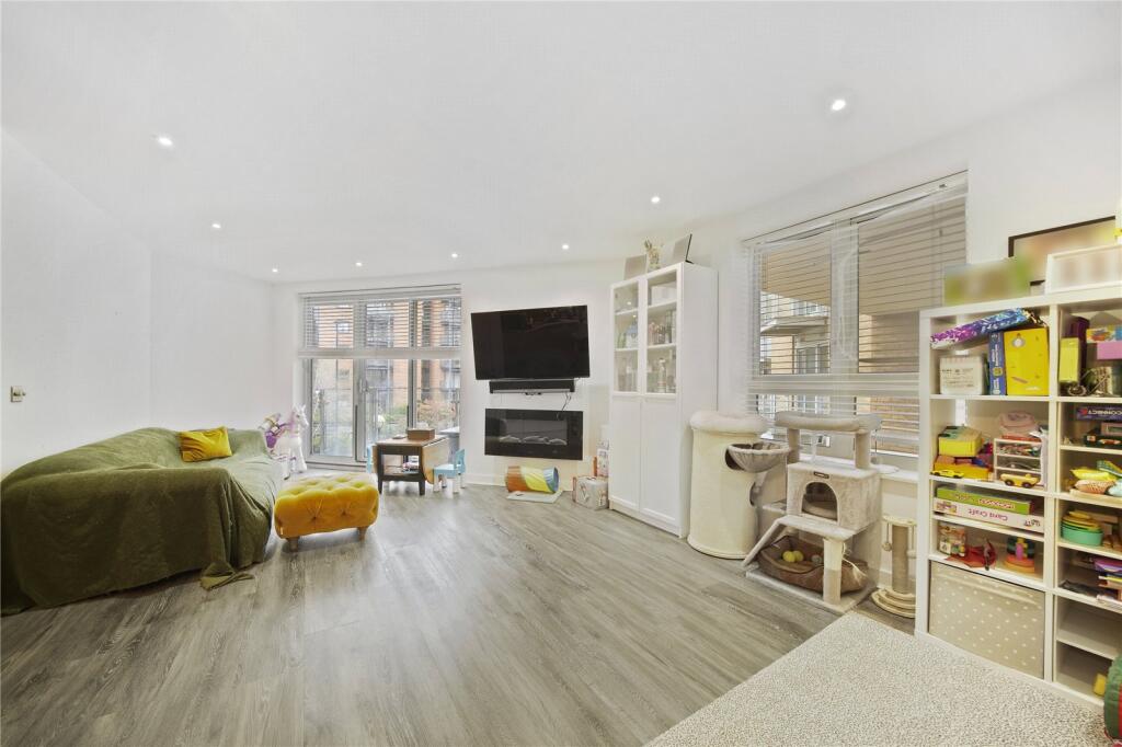 Main image of property: Ionian Building, E14