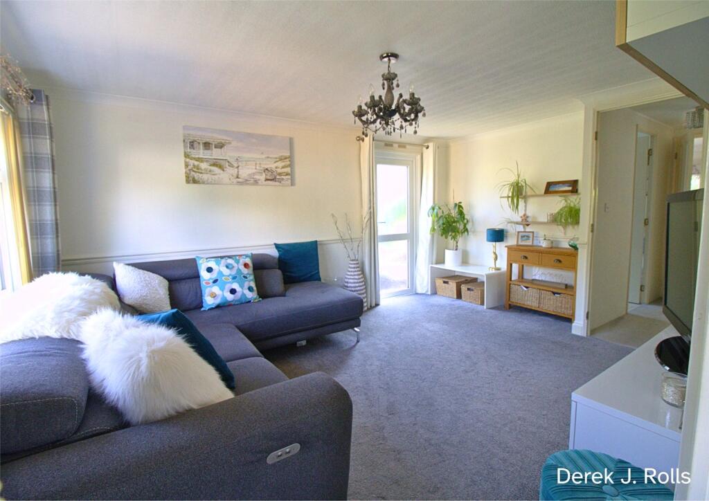 Wimborne Road, Bournemouth, Dorset, BH10 photo 3