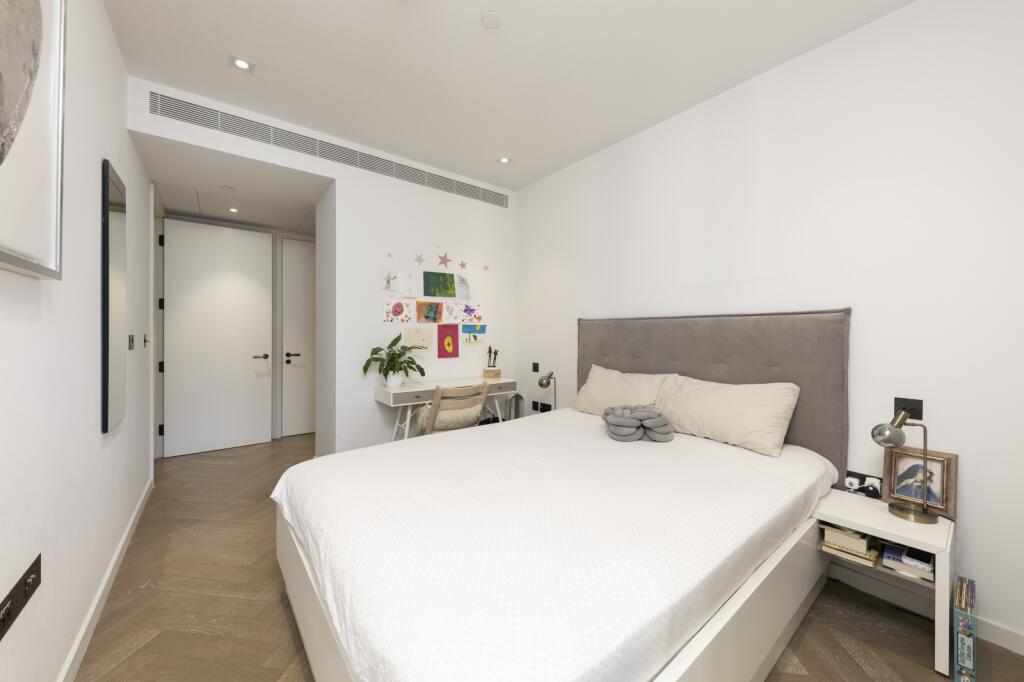 Apartment in London - More