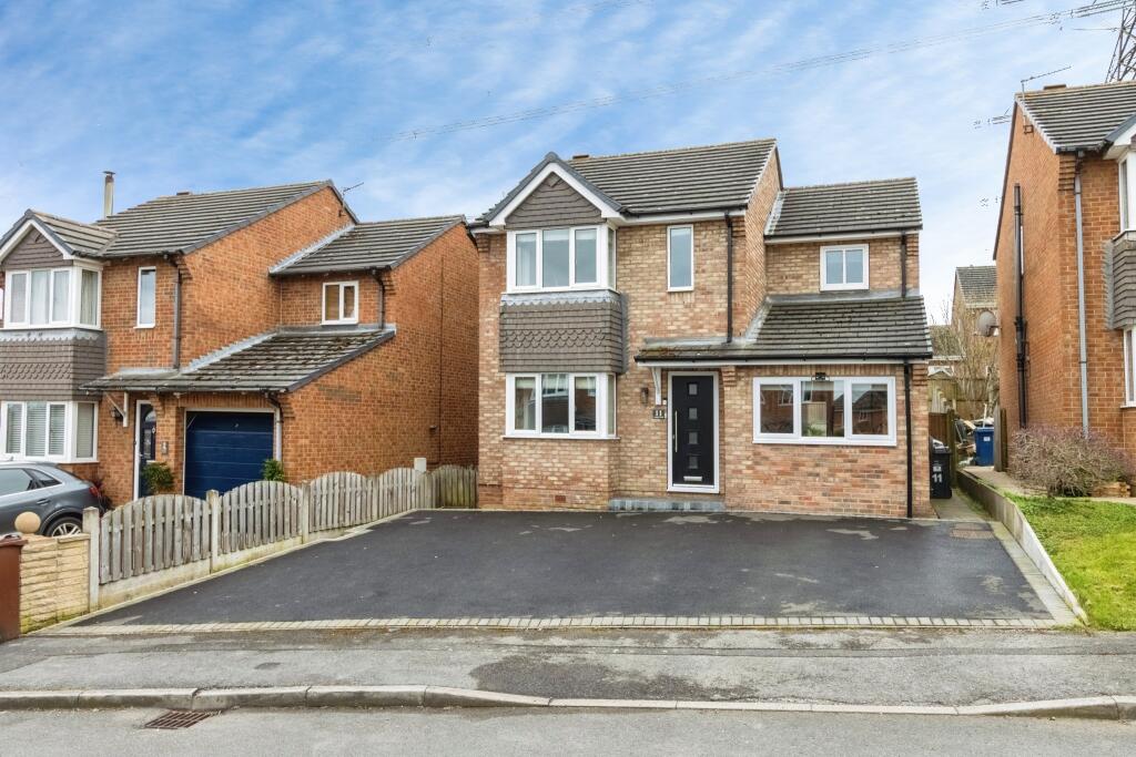 4-bed detached on Annan Close, Barnsley, S75, £340,000