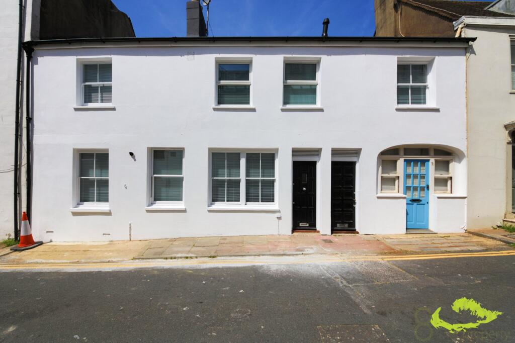 6 bedroom maisonette for rent