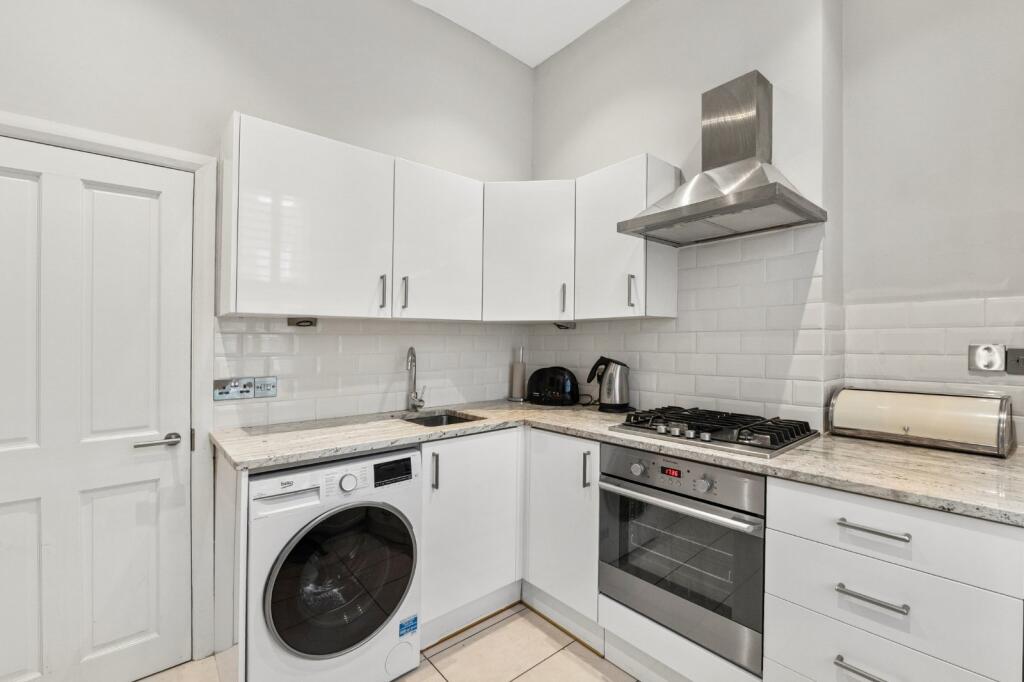 Apartment in London - View 4