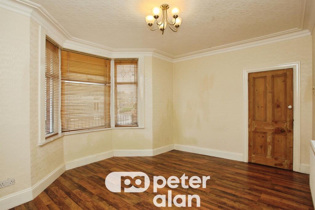 House in Newport - View 5