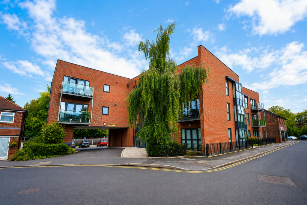 Apartment in Stockport - View 3