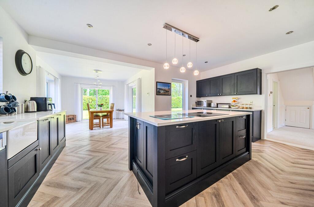 Rookwood Park, Horsham, RH12 - View 2