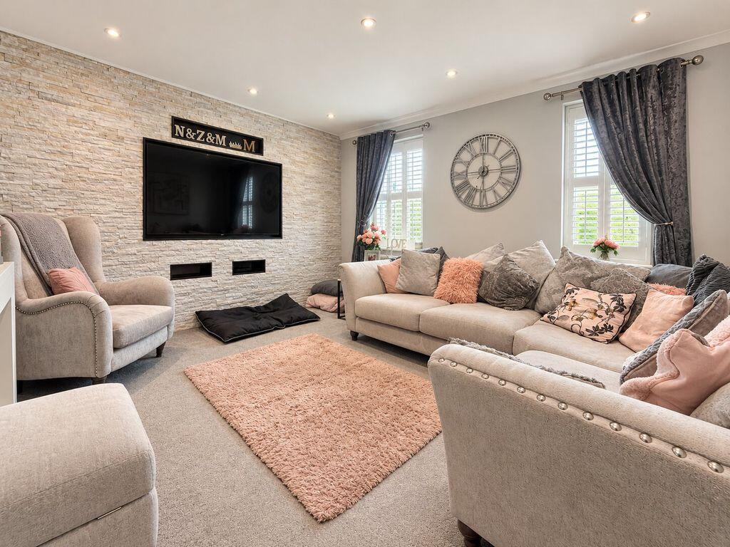 Water Mill Crescent, Sutton Coldfield photo 4