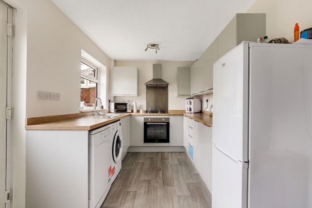 Downing Gardens, Nottingham, NG6 - View 4