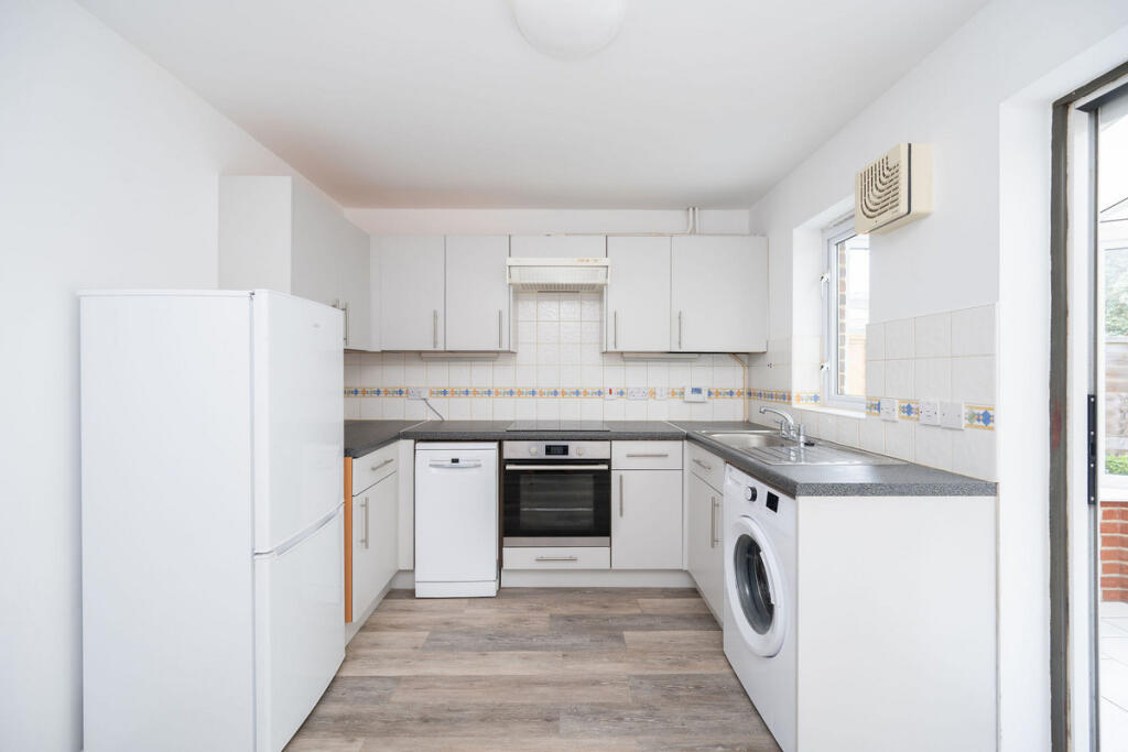 House in Redhill - View 5
