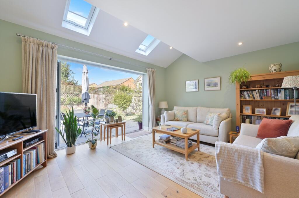 House in Slough - View 2