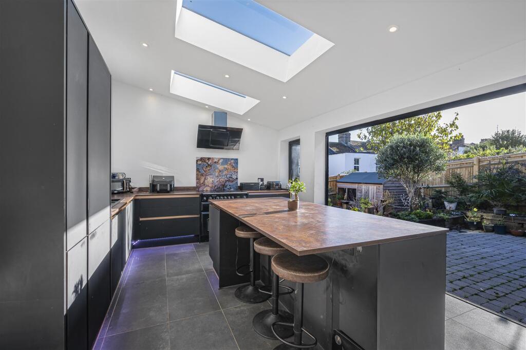 House in Newhaven - View 4