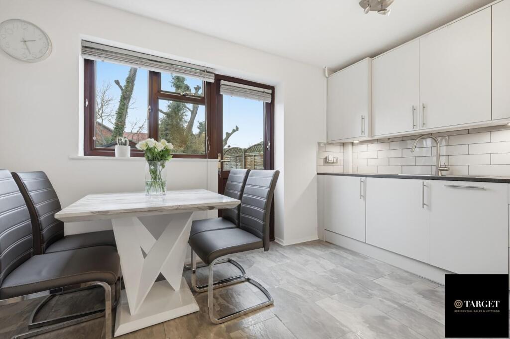 Leaforis Road, Cheshunt EN7 6NE photo 3