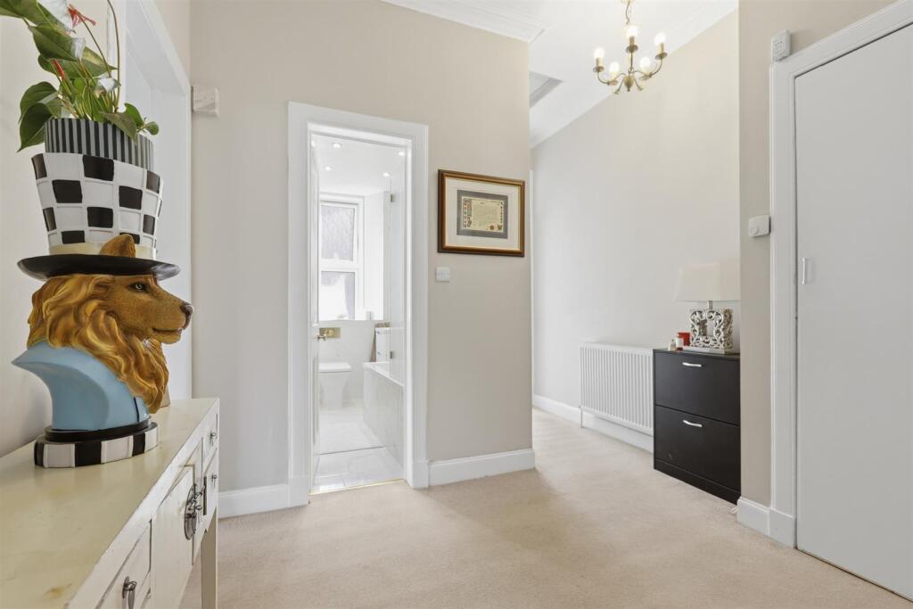 Apartment in Glasgow - View 5