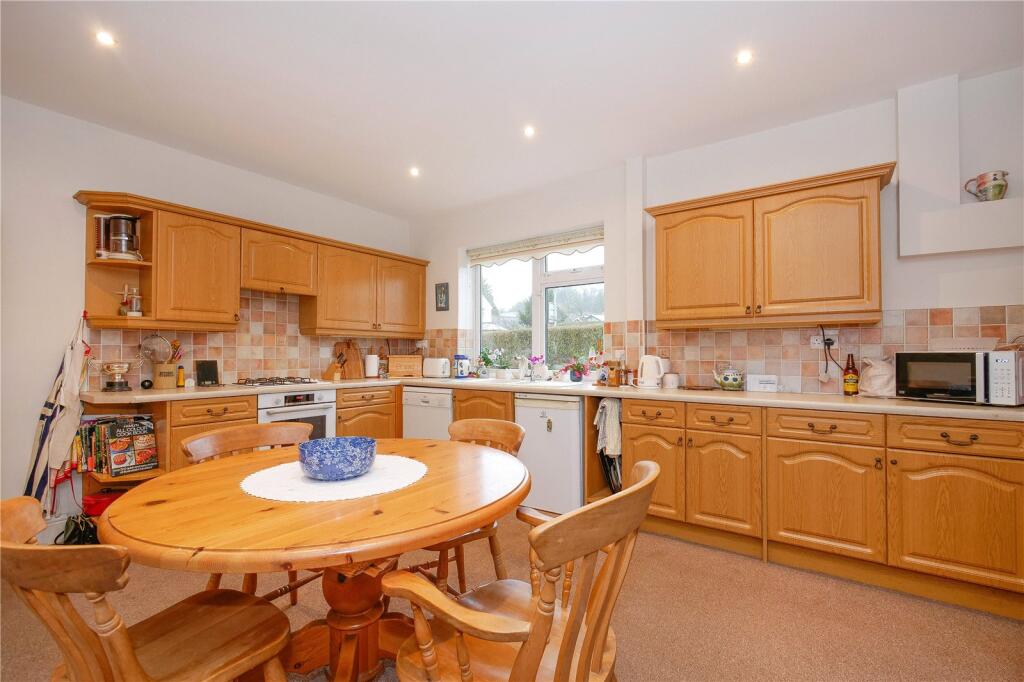 House in Bradford, Baildon - View 5