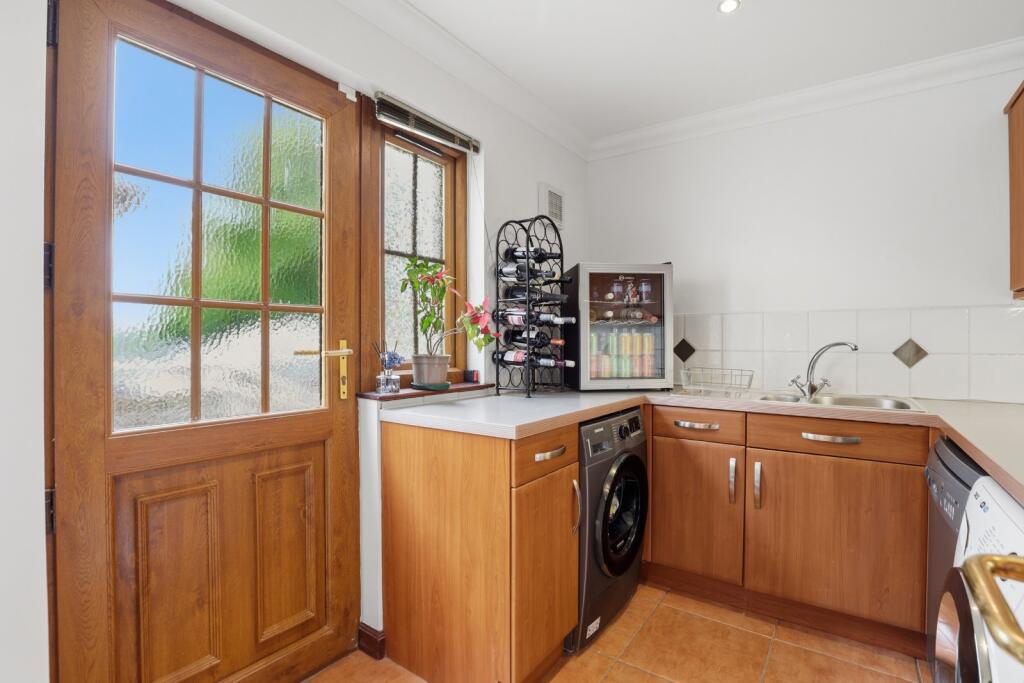 Dennistoun Road, Langbank, PA14 - More