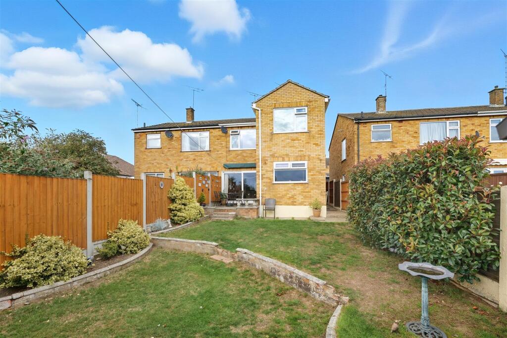 4-bed semi-detached on Springwater Road, Eastwood, Leigh on Sea, £425,000