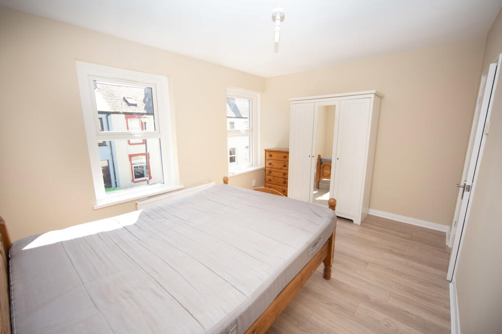 House in Cardiff, Maindy, Cathays - More