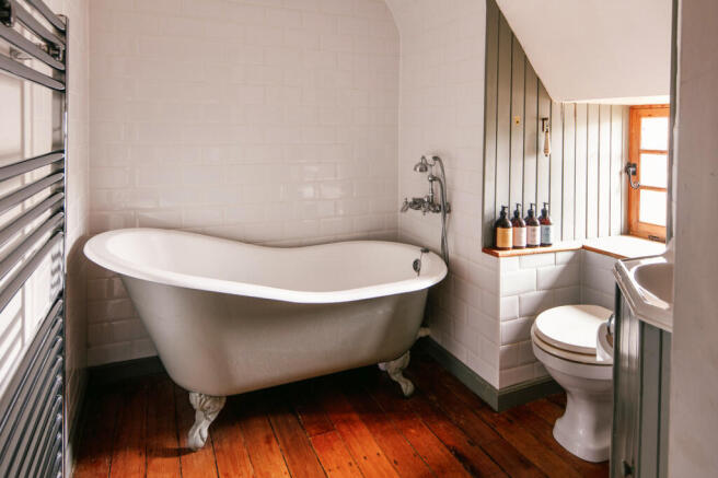 331022 - bathroom1.jpg