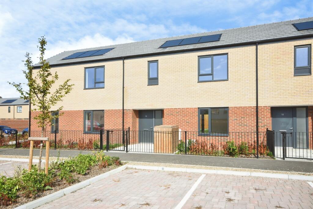 Clarendon Mews, Pitsea, Basildon photo 3
