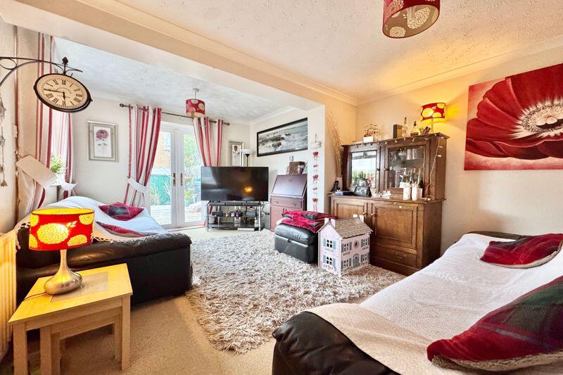 Canterbury Close, NO ONWARD CHAIN - View 4