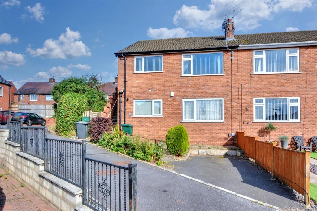 2-bed flat on Smithy Crescent, Arnold, £140,000