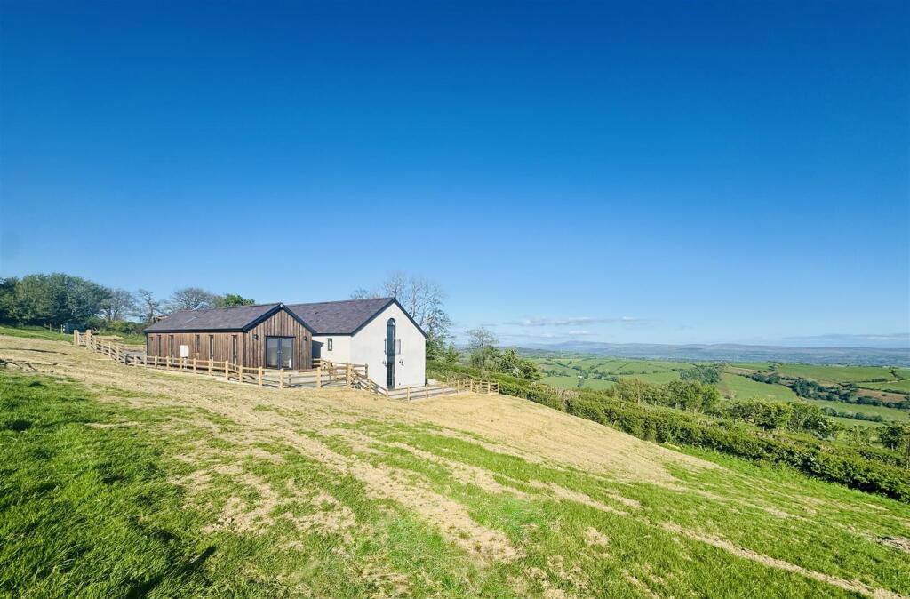 Main image of property: Llanfynydd, Carmarthen