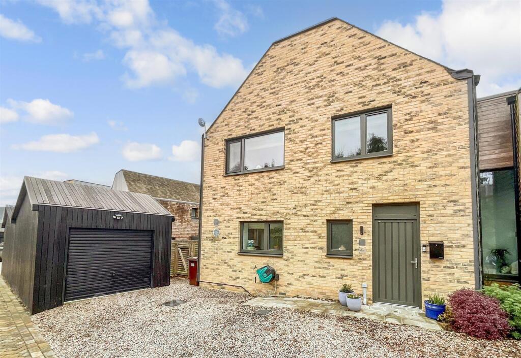 Main image of property: Hernhill, Faversham, Kent