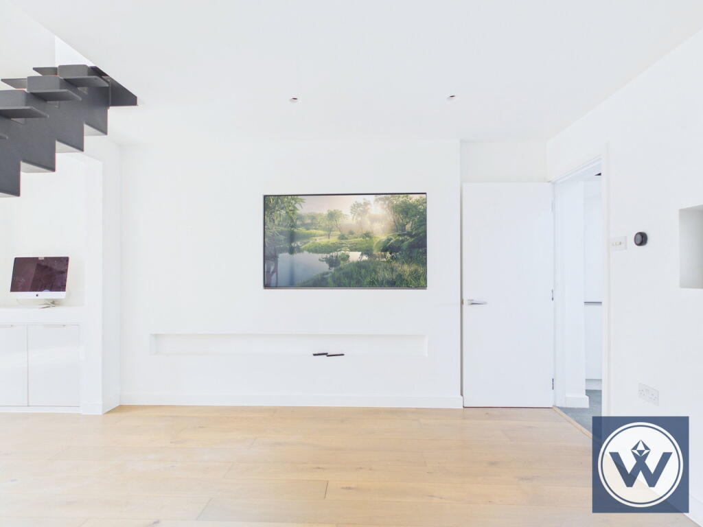 House in Southall - View 5
