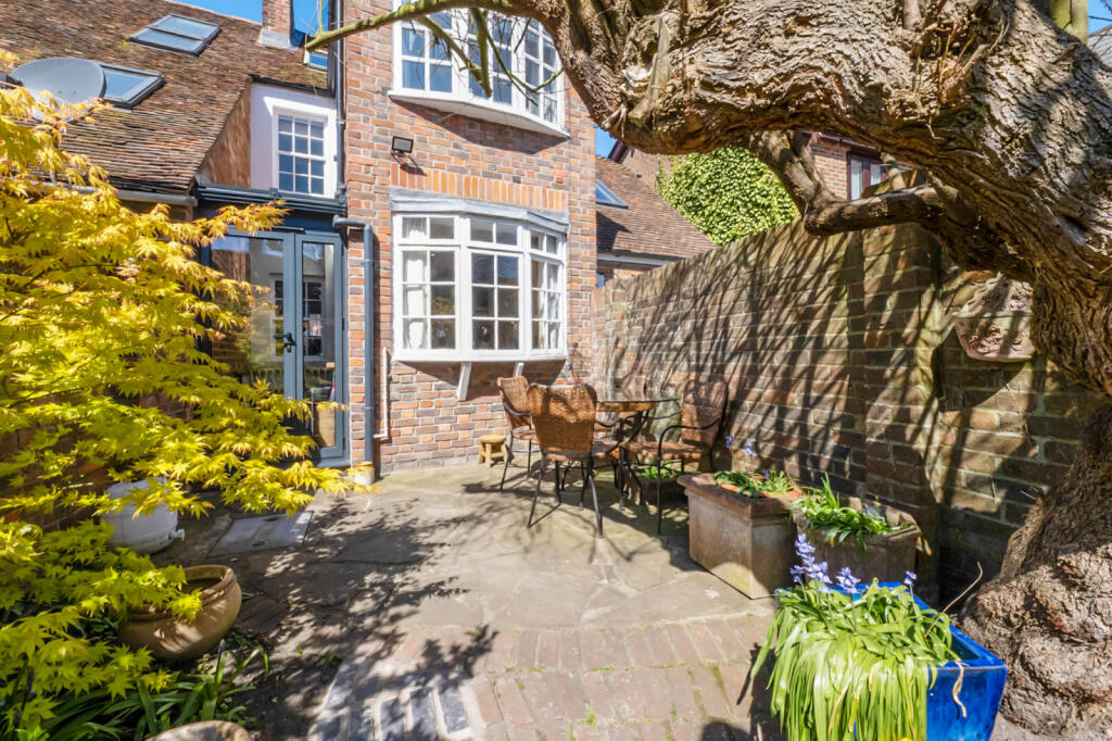 Main image of property: North Lane, Canterbury