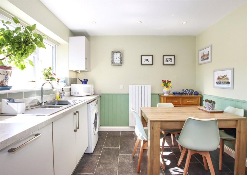 Southbourne Road, Pennington, Lymington, Hampshire, SO41 photo 2