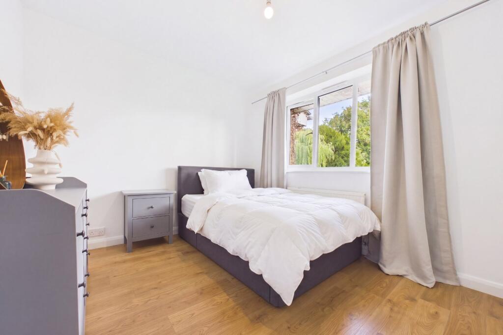 House in Maidenhead, Fishery - More